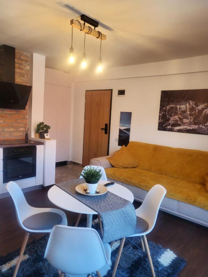 Casa Larisa - Wolves Apartment Sinaia Eksteriør billede